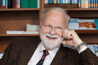 Portrait: Manfred Luetz